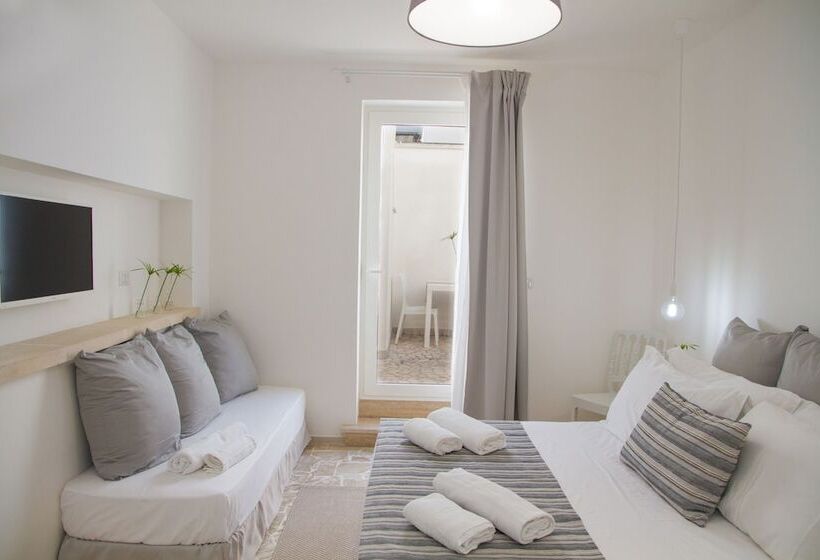 חדר סטנדרט לשלושה עם טרסה, Dimora Ausentum