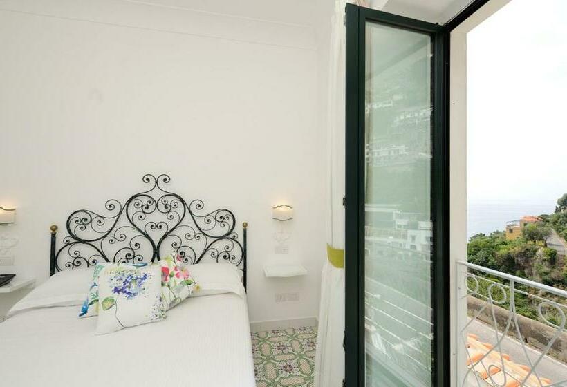 اتاق استاندارد با وان آب گرم, Villa Guarracino Amalfi