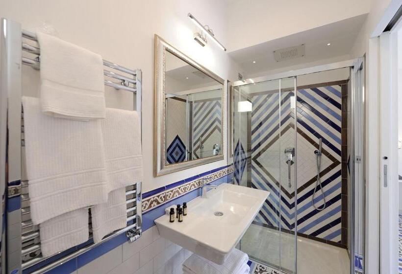 سوییت با چشم‌انداز دریا, Villa Guarracino Amalfi