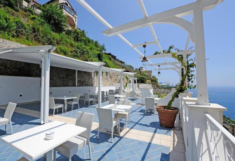 سوییت با چشم‌انداز دریا, Villa Guarracino Amalfi