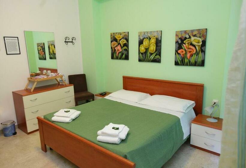 اتاق استاندارد با سرویس بهداشتی مشترک, B&b Attico