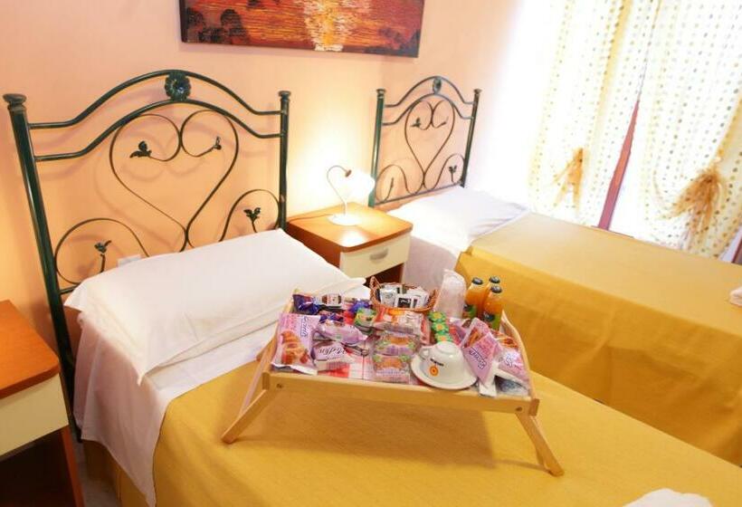 اتاق استاندارد با سرویس بهداشتی مشترک, B&b Attico