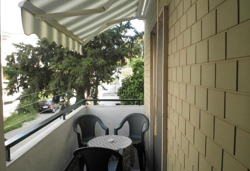 Standard room with outdoor bath, Don Milani