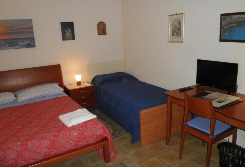 Standard room with outdoor bath, Don Milani