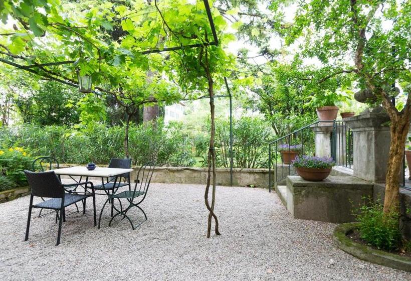 Трехместный Номер Стандарт Вид на Сад, B&b Corte Delle Muse