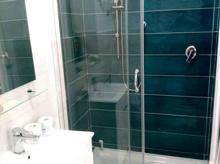 标准三人间, Camere Del Poggio