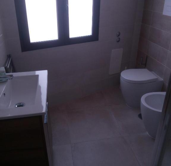 标准三人间, Camere Del Poggio