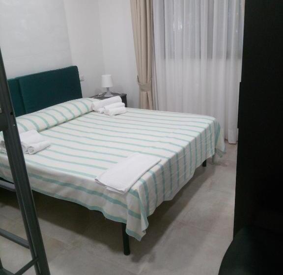 标准三人间, Camere Del Poggio