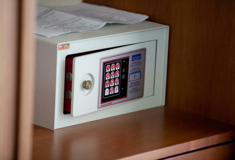 スタンダードトリプルルーム, Belvedere