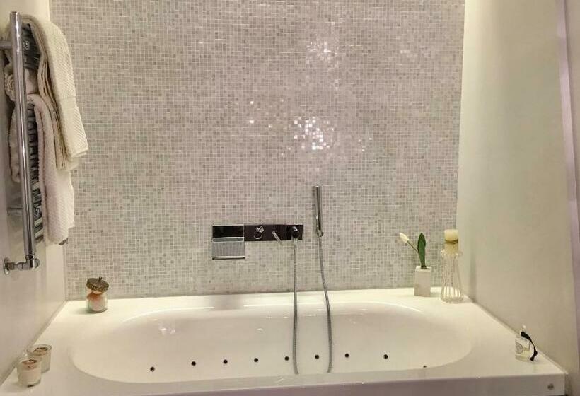 סוויטה דלוקס, Luxury My Home