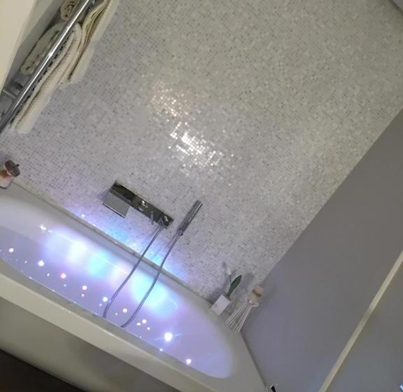 סוויטה דלוקס, Luxury My Home