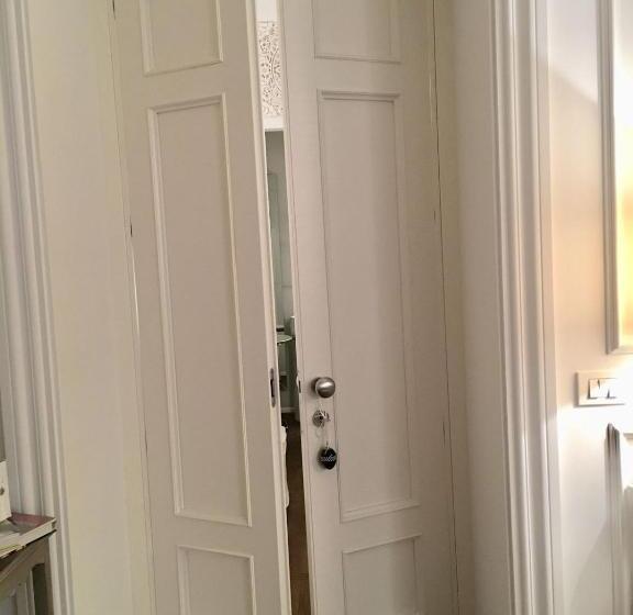 סוויטה דלוקס, Luxury My Home