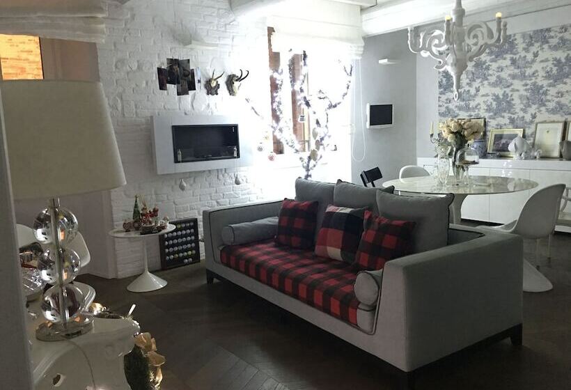 סוויטה דלוקס, Luxury My Home