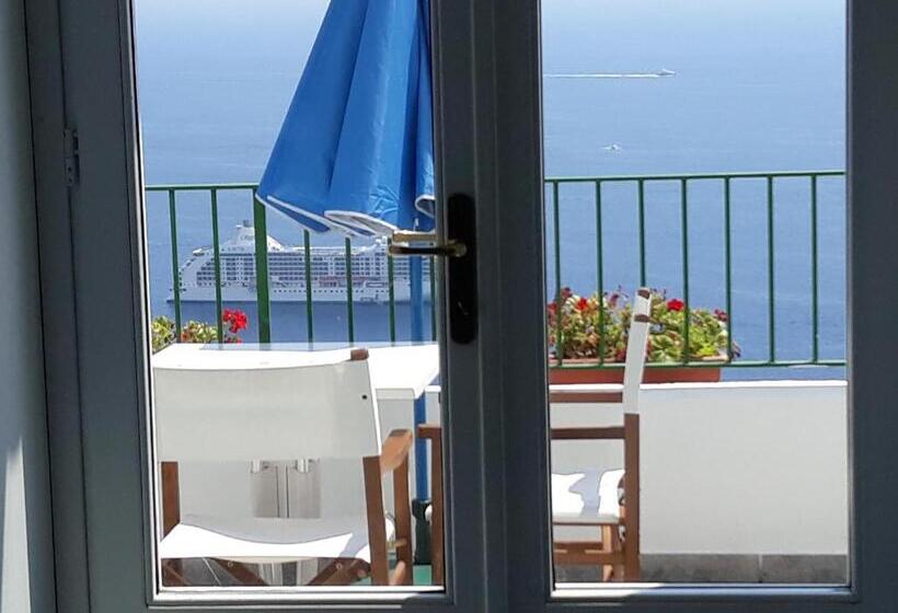 Triple Room Sea View, Residenza Gennaro