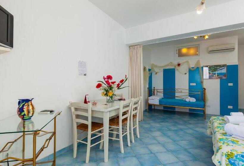 Triple Room Sea View, Residenza Gennaro