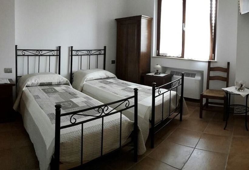 غرفة ديلوكس مطلّة علي الحديقة, B&b Itufi