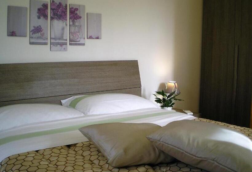 اتاق استاندارد با تراس, Itaca B&b