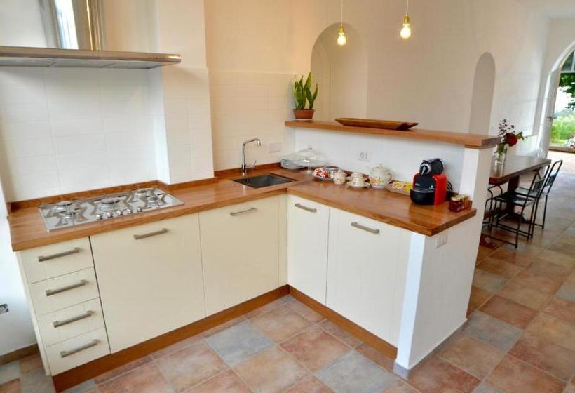 בית, 4 חדרי שינה, Casale Del Gelso