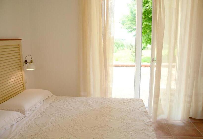 חדר משפחתי נוף לגינה, Casale Del Gelso