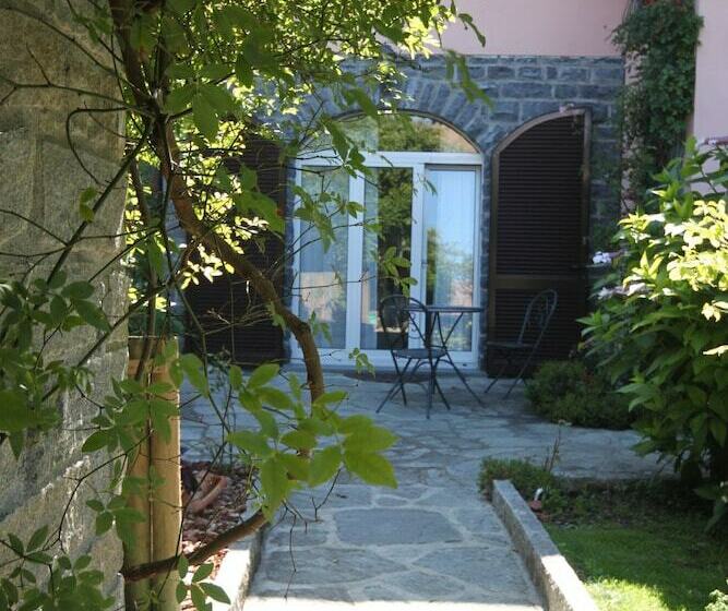 Quarto Estandar Vista Jardim, Balcone Fiorito