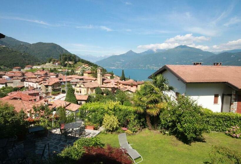 Camera Familiare, Balcone Fiorito