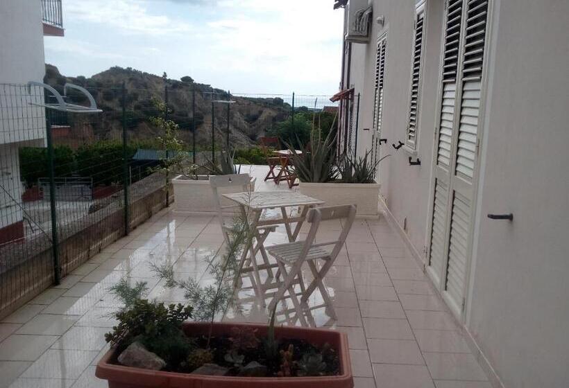 חדר סטנדרט, La Poesia