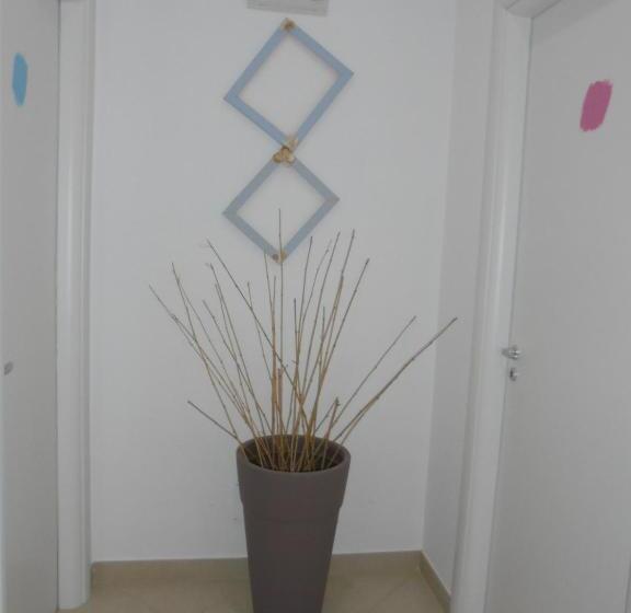 חדר סטנדרט לשלושה, La Poesia