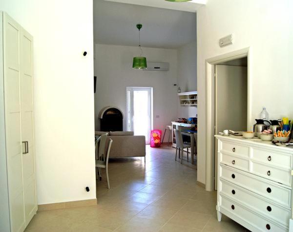 غرفة قياسية رباعية, La Poesia