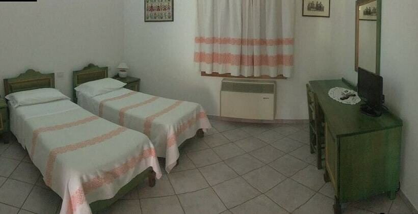 标准间, Sant Efisio