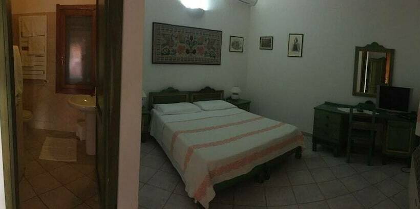 标准间, Sant Efisio