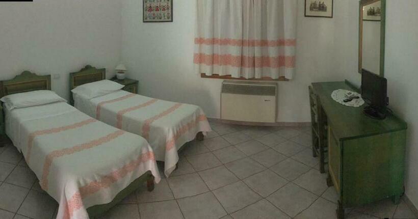 标准间, Sant Efisio