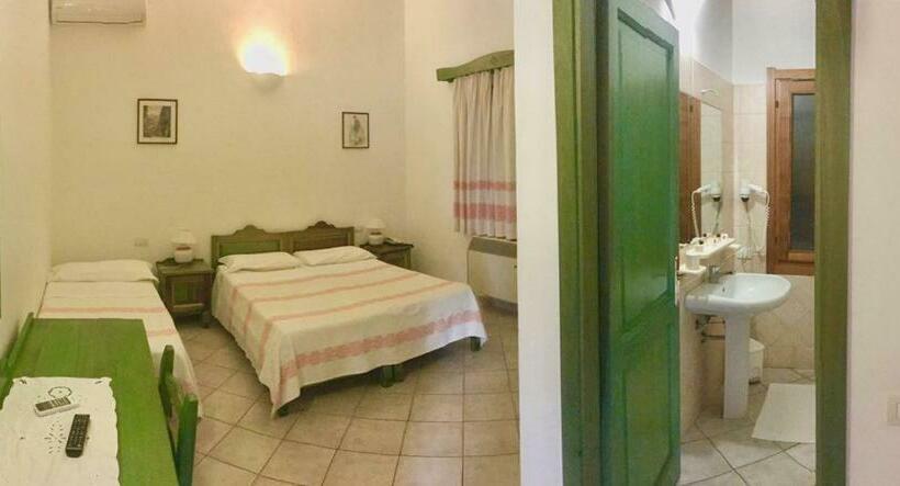 标准三人间, Sant Efisio