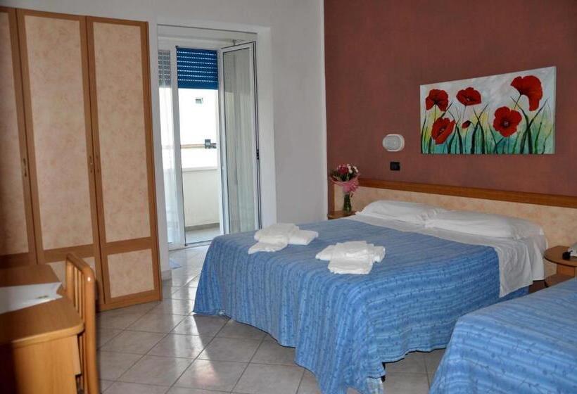 Economy Quadruple Room, Abbondanza