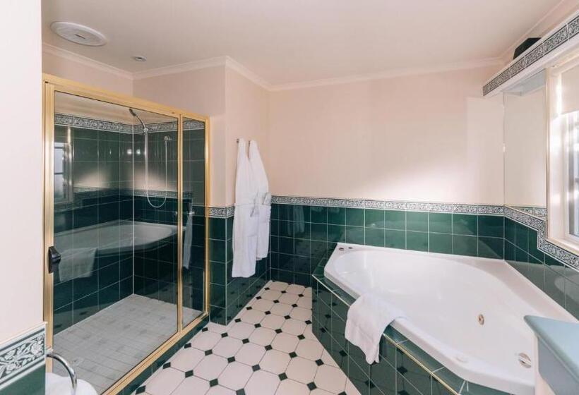 جناح, Country Club Villas