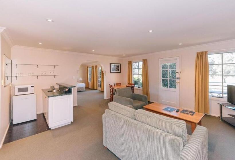 جناح, Country Club Villas