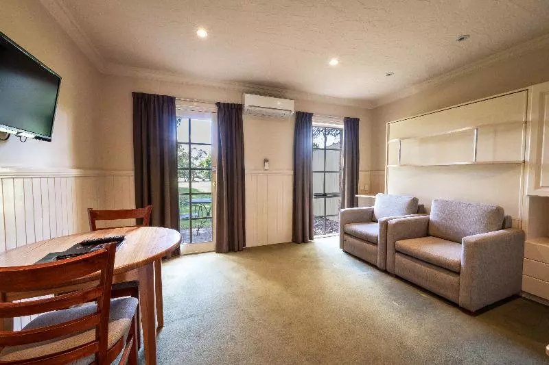 ویلای 1 خوابه, Country Club Villas