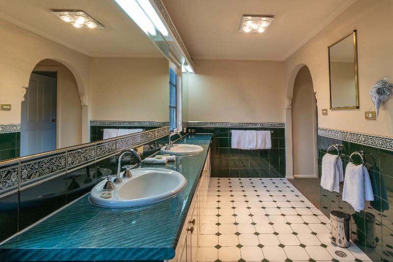 جناح, Country Club Villas