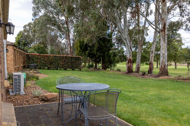 جناح, Country Club Villas