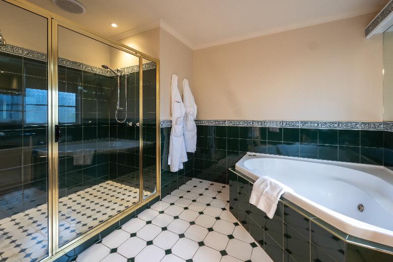 جناح, Country Club Villas