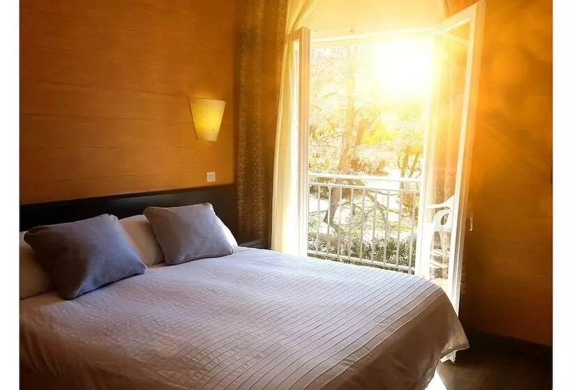 Habitación Estàndard Individual, Esteba