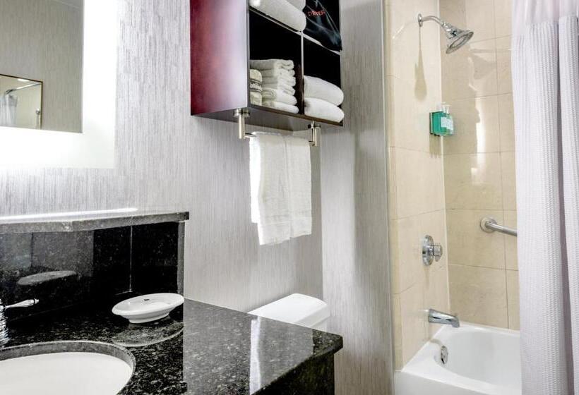 اتاق استاندارد, Astor Crowne Plaza  Corner Of Bourbon Street