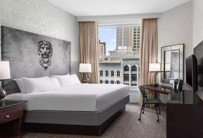 اتاق استاندارد با تخت بزرگ, Astor Crowne Plaza  Corner Of Bourbon Street