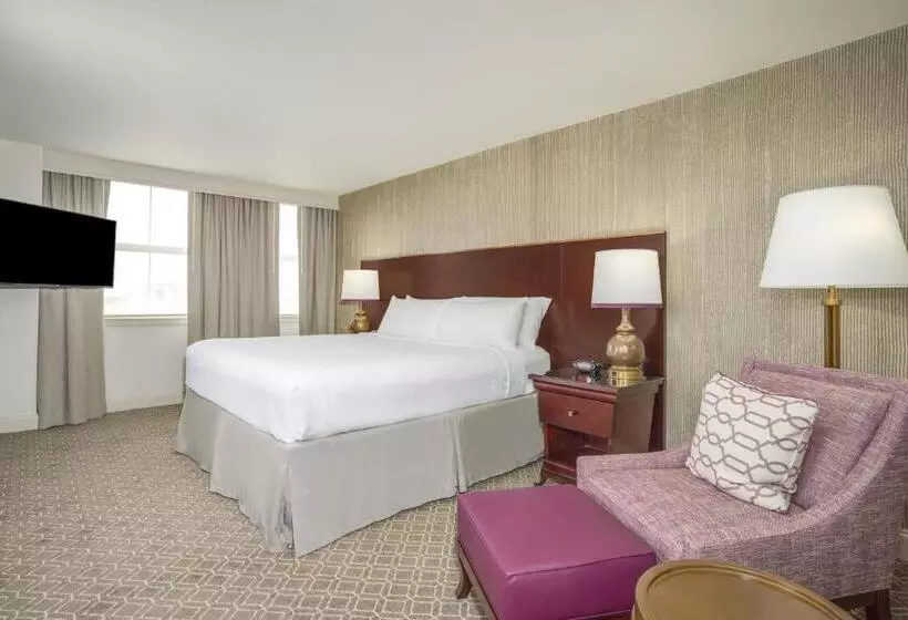 سوئیت با تخت بزرگ, Astor Crowne Plaza  Corner Of Bourbon Street
