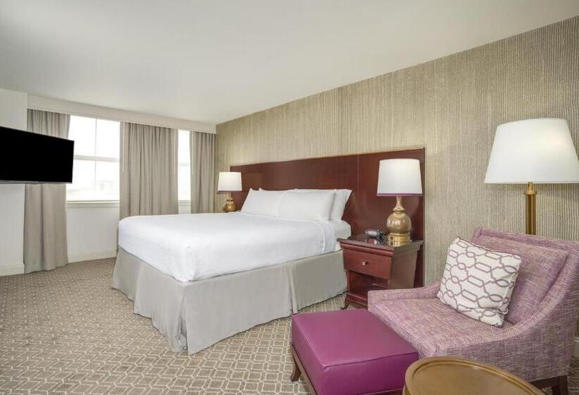 اتاق لوکس با تخت بزرگ, Astor Crowne Plaza  Corner Of Bourbon Street
