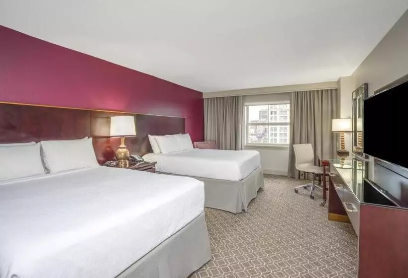 اتاق استاندارد با چشم‌انداز, Astor Crowne Plaza  Corner Of Bourbon Street