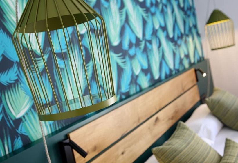 اتاق اکونومی, Chic & Basic Lemon Boutique