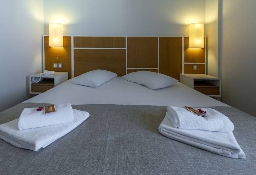 غرفة قياسية فردية, Fedriades Delphi