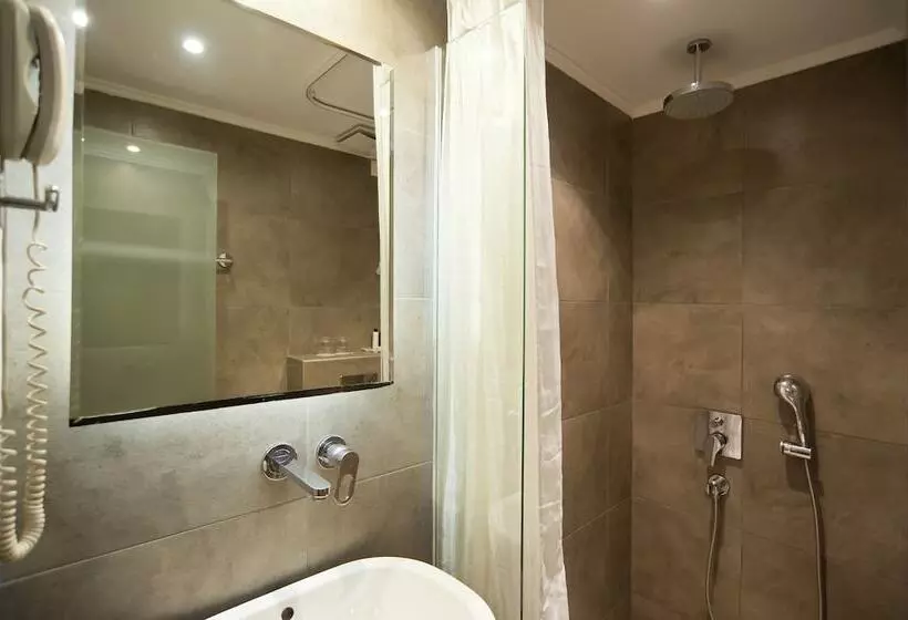 Chambre Triple Economy, Fedriades Delphi
