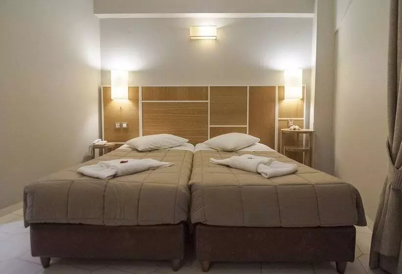 Chambre Triple Economy, Fedriades Delphi