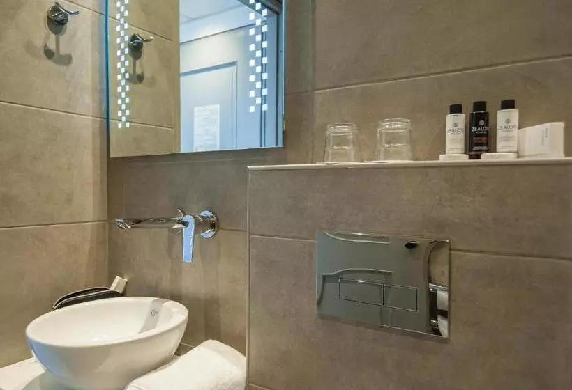 Chambre Standard Individuelle, Fedriades Delphi